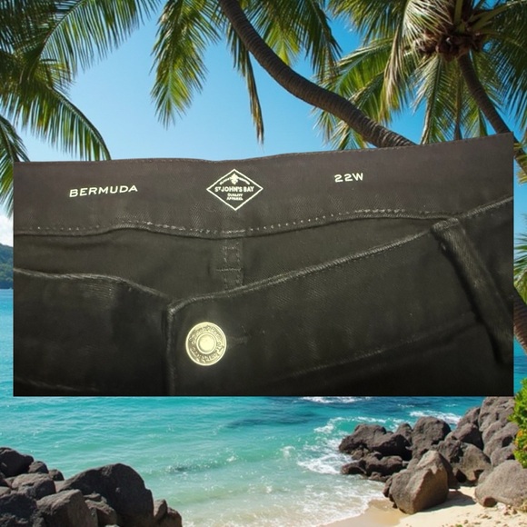 🌺🌴 St. John’s Bay 22W Jet Black Bermuda Shorts 🖤 - Picture 3 of 3